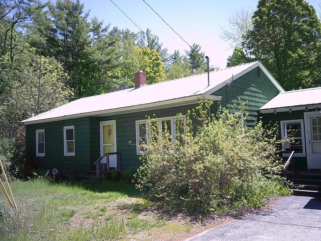 79 Buckfield Road Paris ME 04281