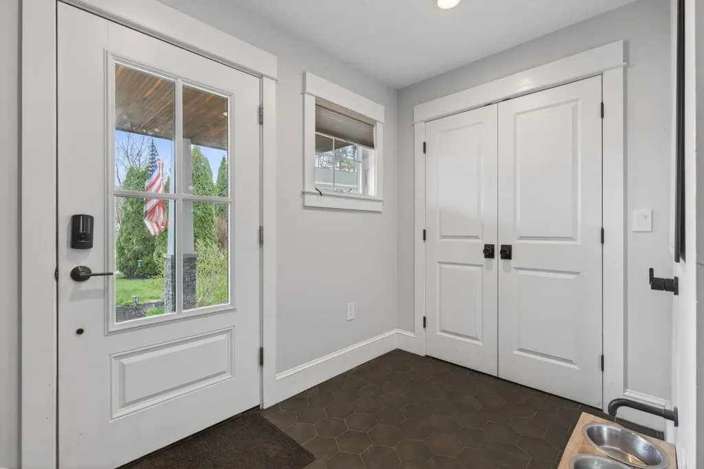 5 Franklin Circle Cape Elizabeth ME 04107