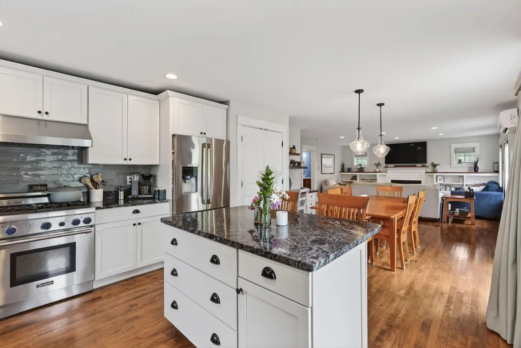 5 Franklin Circle Cape Elizabeth ME 04107
