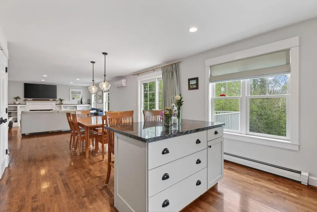 5 Franklin Circle Cape Elizabeth ME 04107