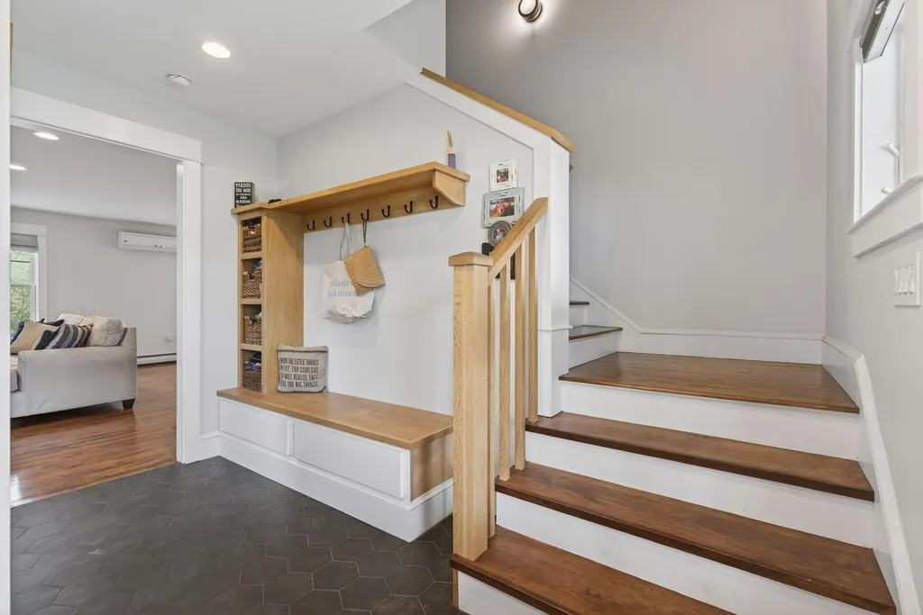5 Franklin Circle Cape Elizabeth ME 04107