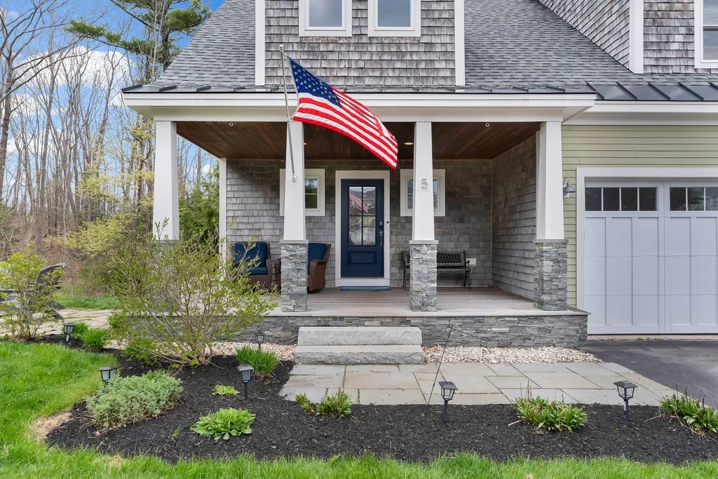 5 Franklin Circle Cape Elizabeth ME 04107