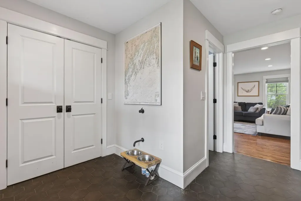 5 Franklin Circle Cape Elizabeth ME 04107