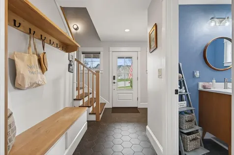 5 Franklin Circle Cape Elizabeth ME 04107