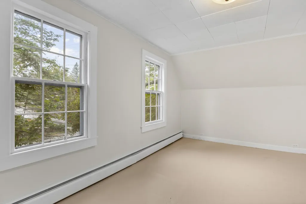 646 West Street Rockport ME 04856