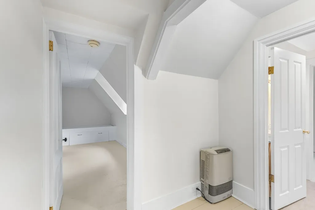 646 West Street Rockport ME 04856