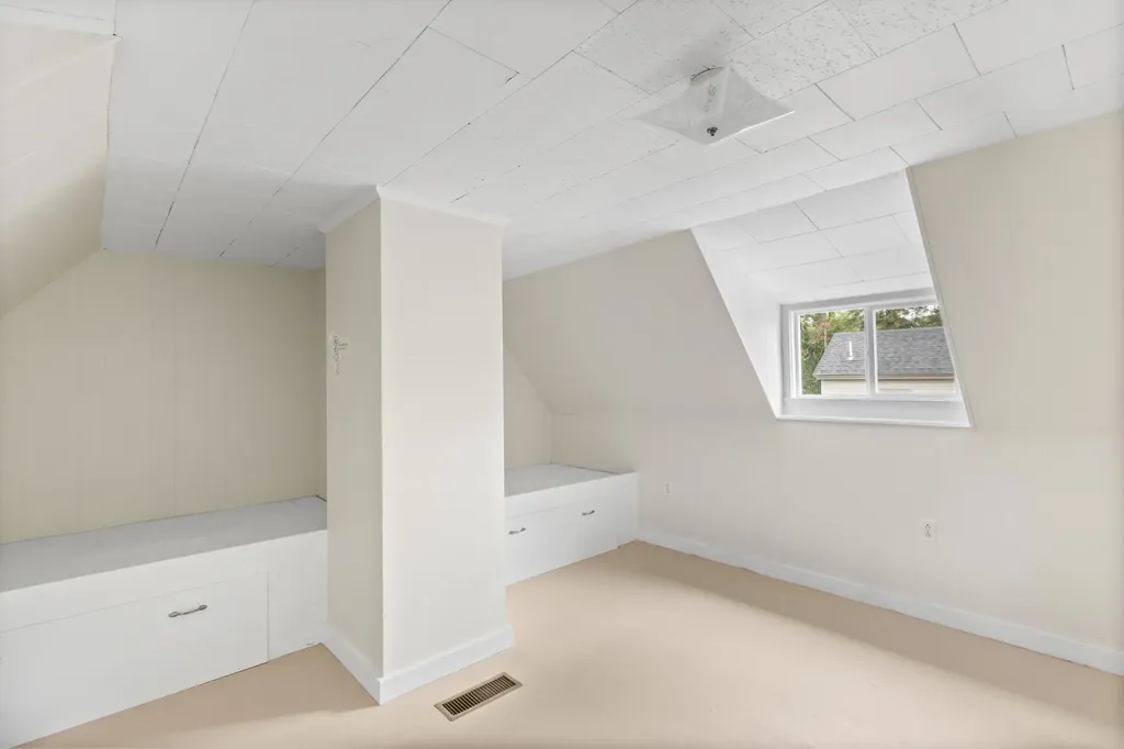 646 West Street Rockport ME 04856