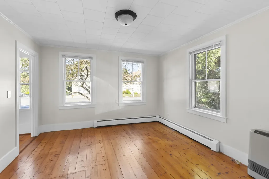 646 West Street Rockport ME 04856