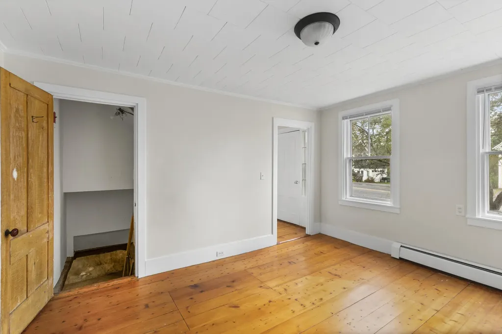 646 West Street Rockport ME 04856