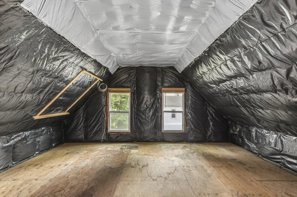 646 West Street Rockport ME 04856