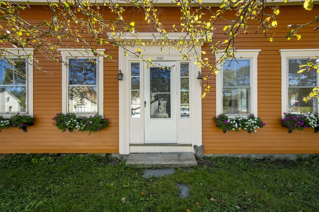 646 West Street Rockport ME 04856
