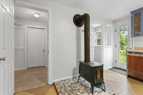 646 West Street Rockport ME 04856
