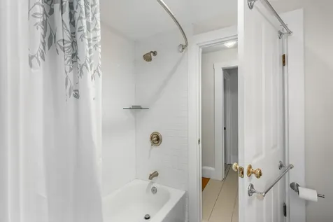 646 West Street Rockport ME 04856