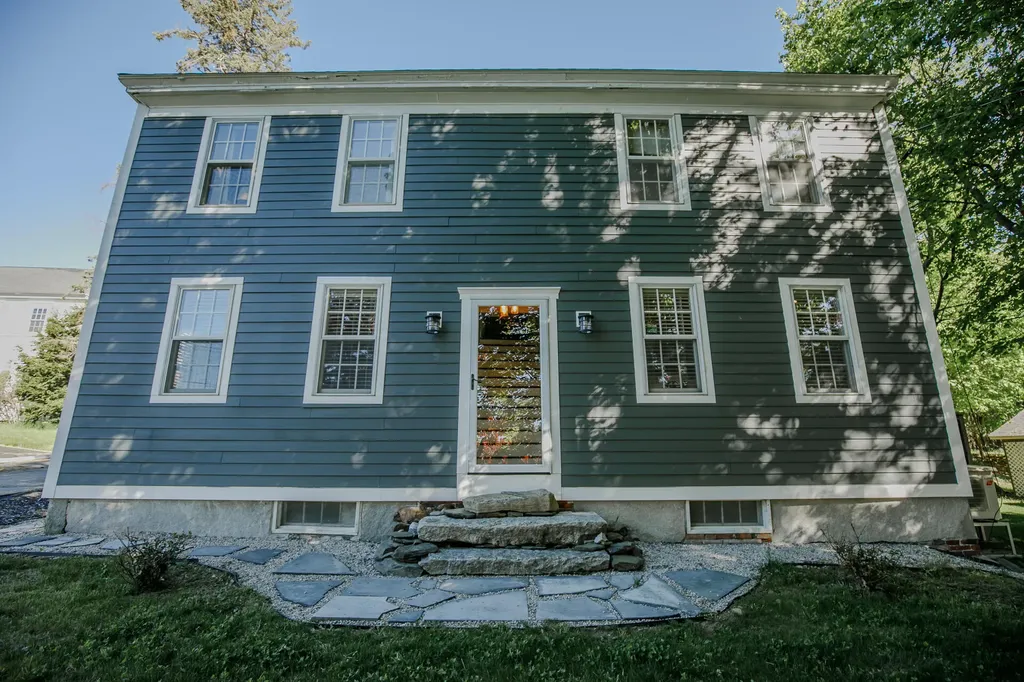 11 Old Western Avenue Winthrop ME 04364