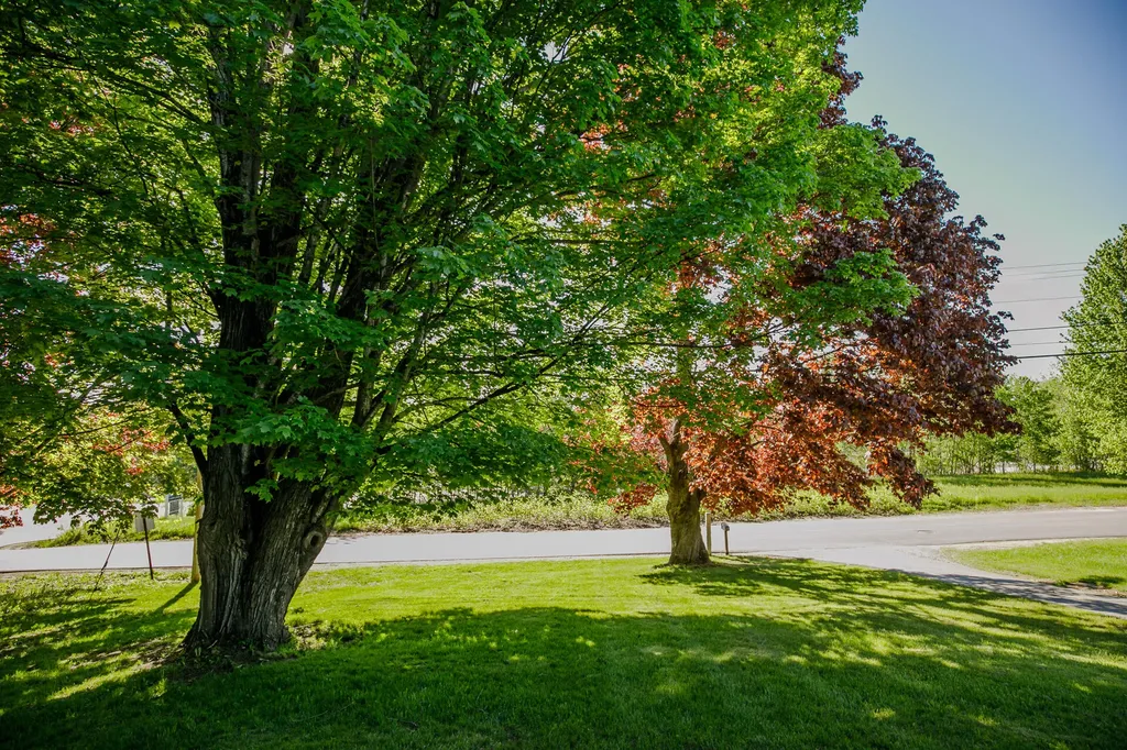 11 Old Western Avenue Winthrop ME 04364