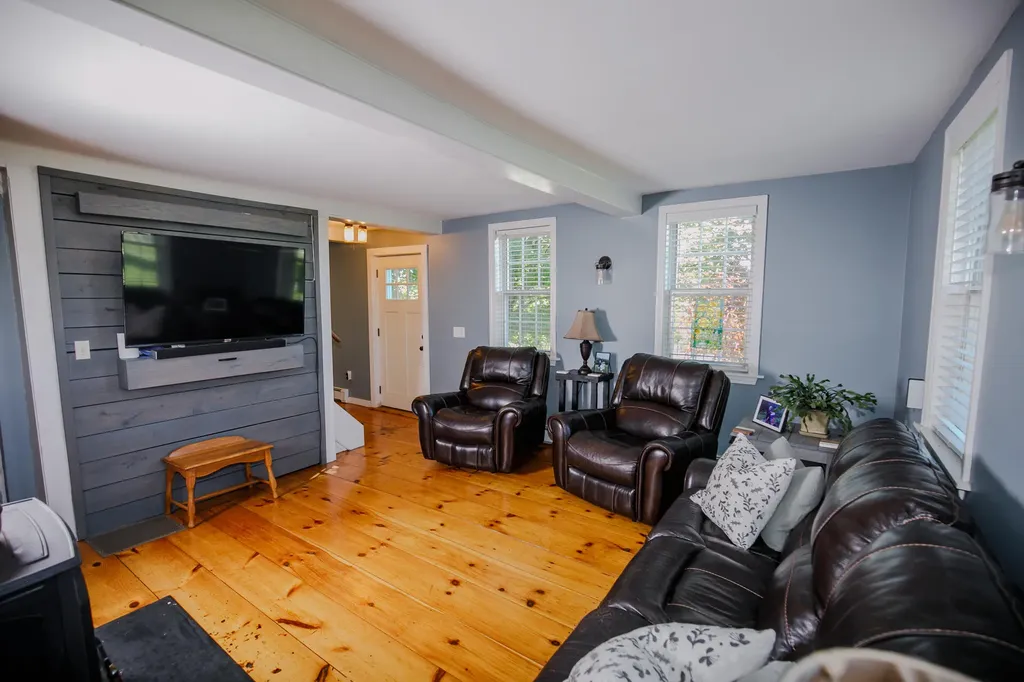 11 Old Western Avenue Winthrop ME 04364