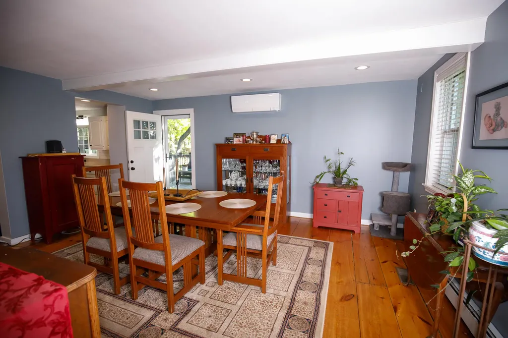 11 Old Western Avenue Winthrop ME 04364