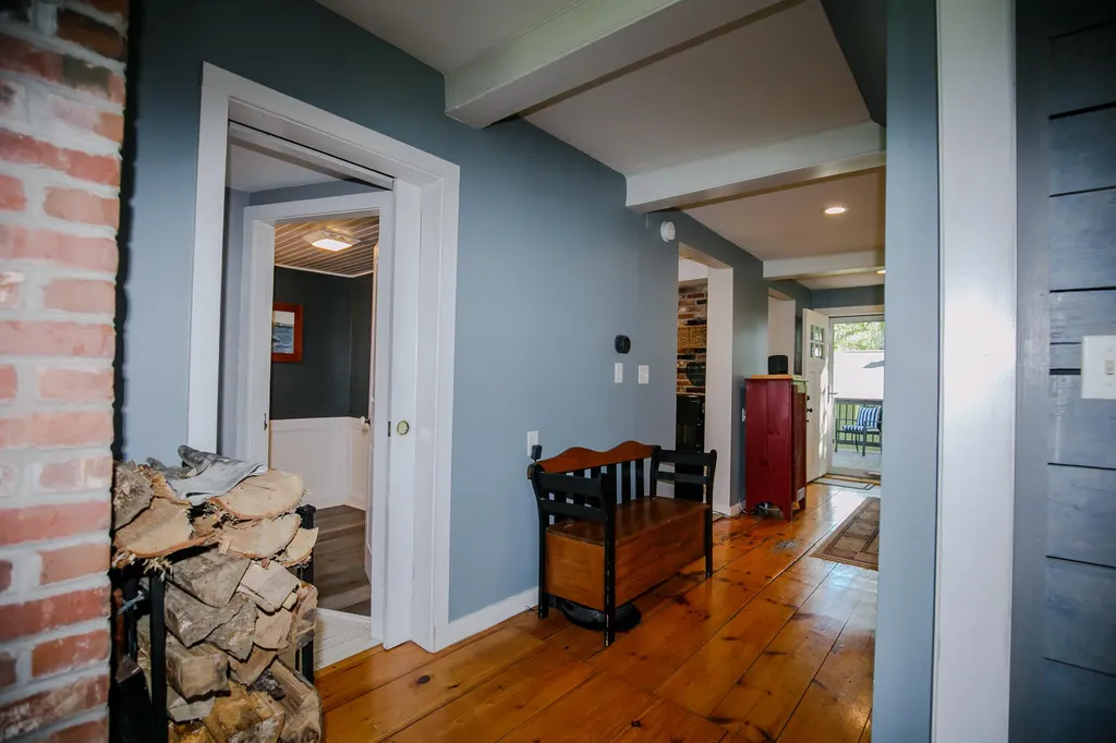 11 Old Western Avenue Winthrop ME 04364