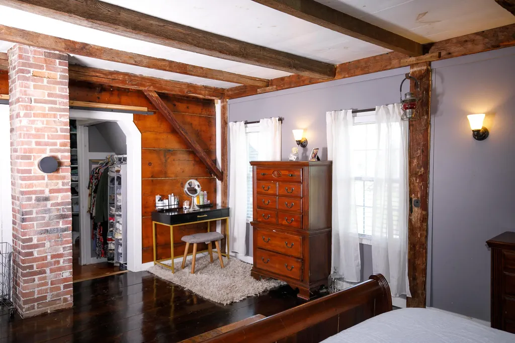 11 Old Western Avenue Winthrop ME 04364