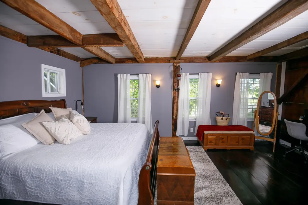 11 Old Western Avenue Winthrop ME 04364