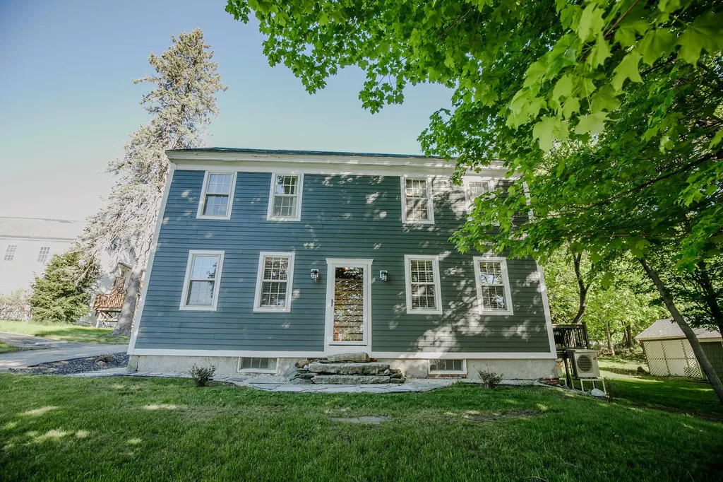 11 Old Western Avenue Winthrop ME 04364