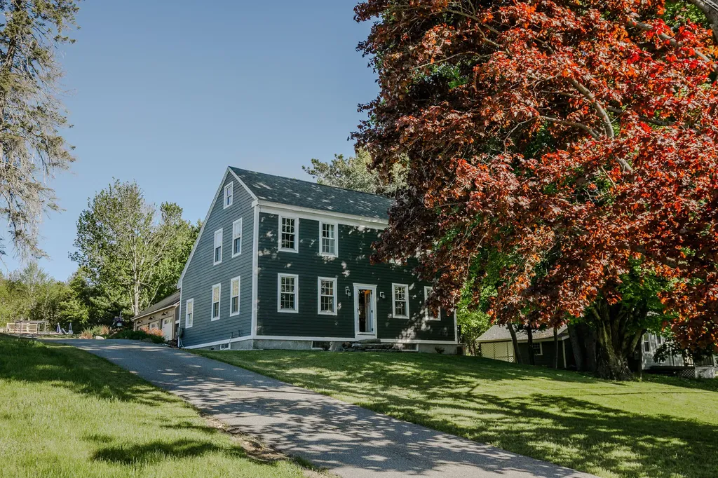 11 Old Western Avenue Winthrop ME 04364