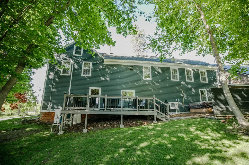 11 Old Western Avenue Winthrop ME 04364