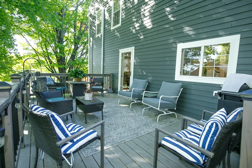 11 Old Western Avenue Winthrop ME 04364
