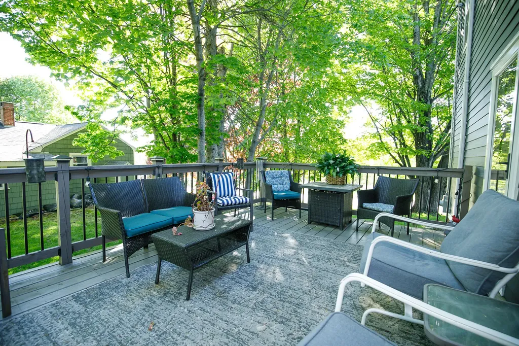11 Old Western Avenue Winthrop ME 04364