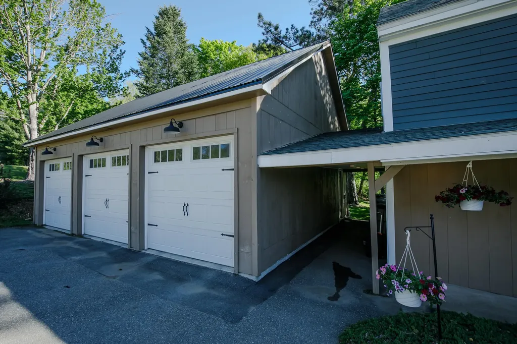 11 Old Western Avenue Winthrop ME 04364