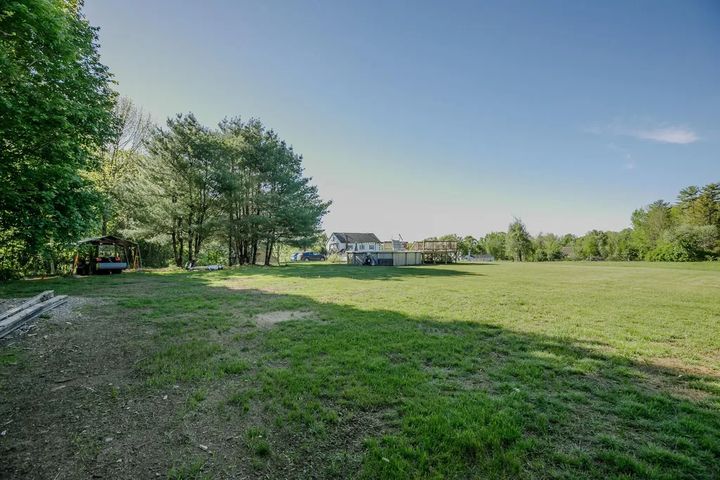 11 Old Western Avenue Winthrop ME 04364