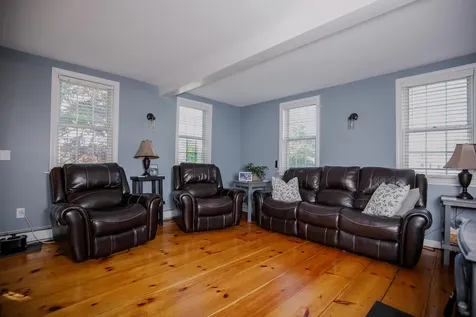 11 Old Western Avenue Winthrop ME 04364