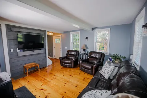 11 Old Western Avenue Winthrop ME 04364