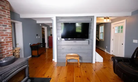 11 Old Western Avenue Winthrop ME 04364