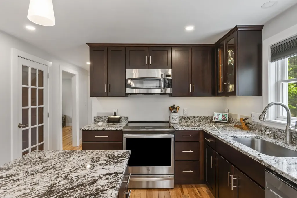 22 Woodridge Drive Standish ME 04085