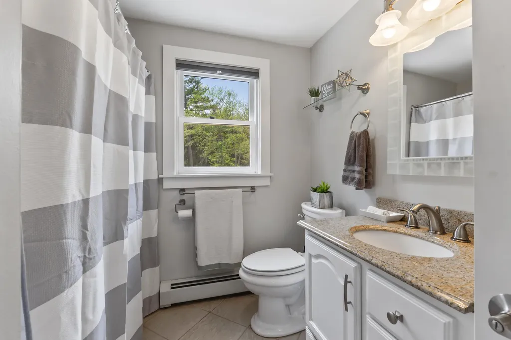 22 Woodridge Drive Standish ME 04085