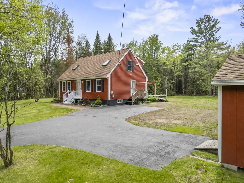 22 Woodridge Drive Standish ME 04085