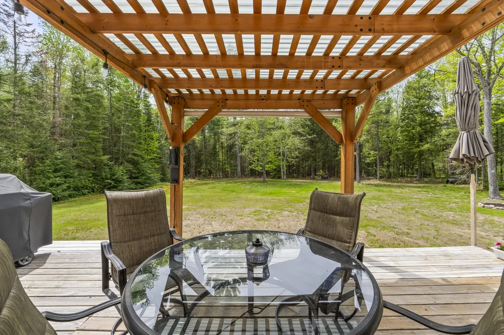 22 Woodridge Drive Standish ME 04085