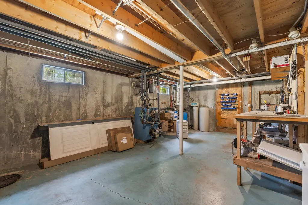 22 Woodridge Drive Standish ME 04085