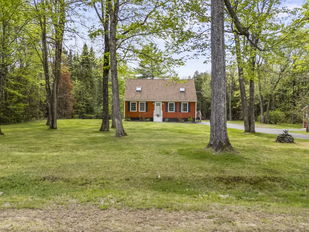 22 Woodridge Drive Standish ME 04085