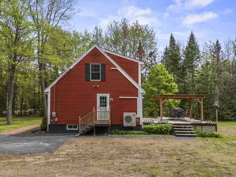 22 Woodridge Drive Standish ME 04085