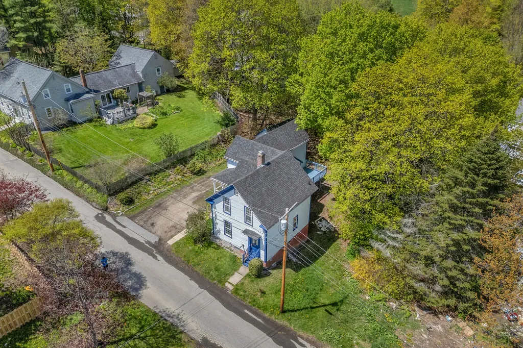 9 Fountain Street Gardiner ME 04345