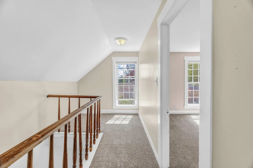 9 Fountain Street Gardiner ME 04345