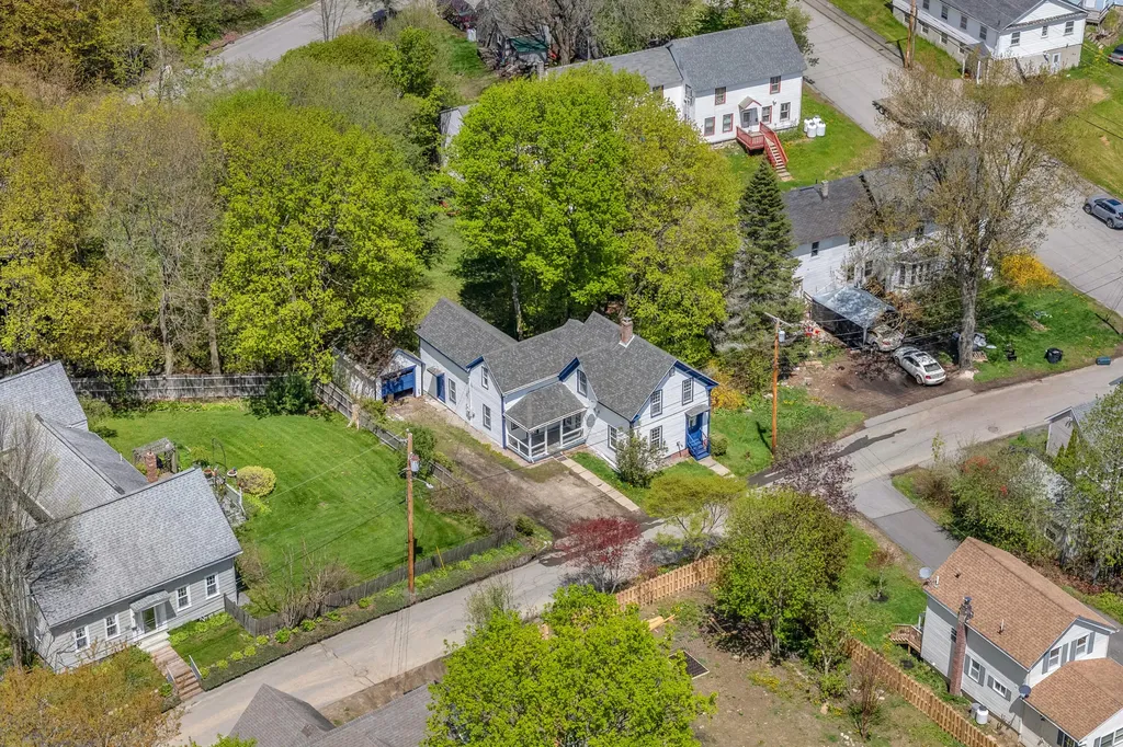 9 Fountain Street Gardiner ME 04345