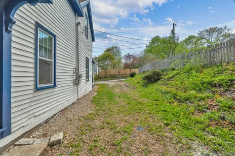9 Fountain Street Gardiner ME 04345