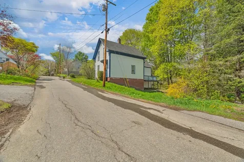 9 Fountain Street Gardiner ME 04345