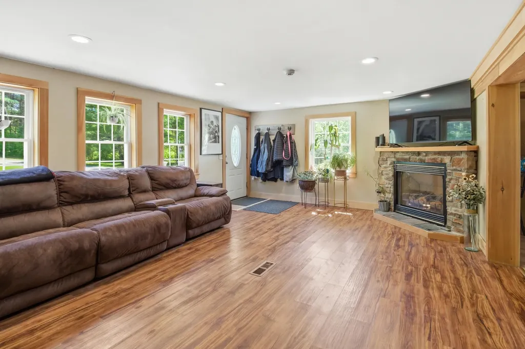 574 Canaan Road Skowhegan ME 04976