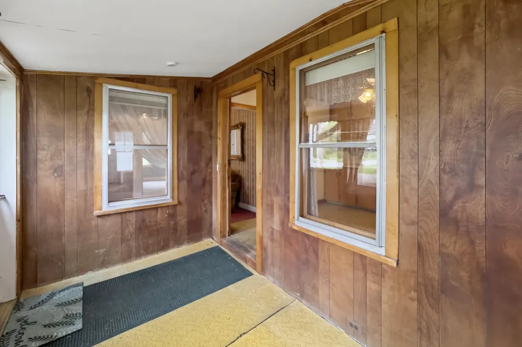 17 Georges Street Thomaston ME 04861