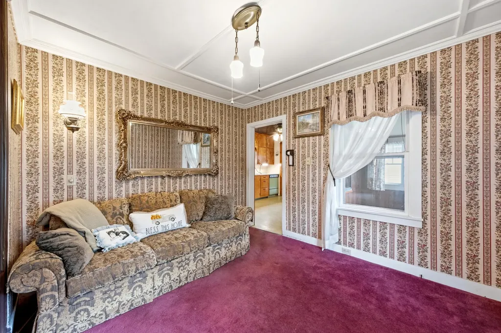 17 Georges Street Thomaston ME 04861