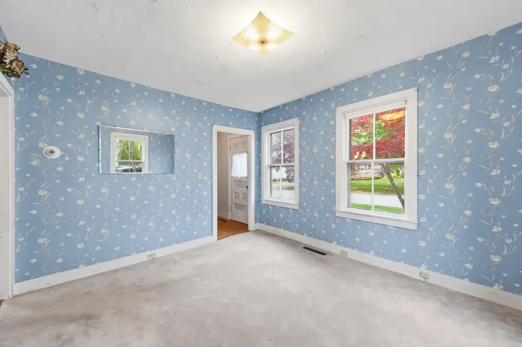 17 Georges Street Thomaston ME 04861